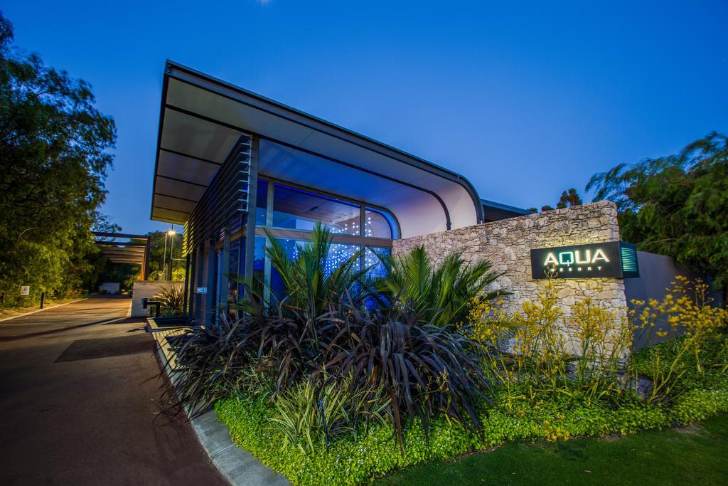 Aqua Resort Бъселтън Екстериор снимка